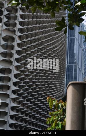 Senayan, Jakarta | Indonésie - 23 avril 2021 : un bâtiment aux murs uniques. Banque D'Images