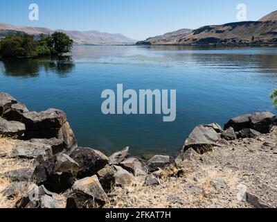 Rivière Columbia au parc national de Horethief Lake, WA, États-Unis Banque D'Images