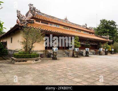 Hue, Vietnam - 12 mars 2016 : sur le terrain de la tombe de Minh Mang, une des tombes impériales de Hue Banque D'Images