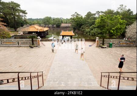 Hue, Vietnam - 12 mars 2016 : sur le terrain de Tu Duc Tombeau, un des Tombeaux impériaux de Hue Banque D'Images