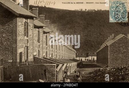 LA CITÉ OUVRIER DE BOGNY-SUR-MEUSE 08-ARDENNES région : Grand est (anciennement Champagne-Ardenne) début du XXe siècle carte postale ancienne Banque D'Images