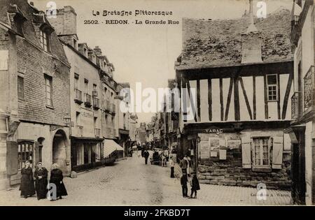 LA GRANDE RUE DE REDON 35-ILLE-et-VILAINE Bretagne début 20 Carte postale Century Vintage Banque D'Images