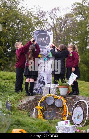 Les écoliers s'habiller bien dans Great Malvern, 2021 Banque D'Images