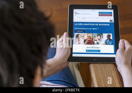 Illustration d'une déclaration d'impôt en ligne sur le site Web impots.gouv.fr. France le 22 avril 2021. Photo de Matarezo/ANDBZ/ABACAPRESS.COM Banque D'Images