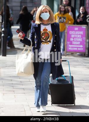 Londres, Royaume-Uni. 30 avril 2021. Kate Garraway arrive aux studios radio mondiaux. Credit: Tommy London/Alay Live News Banque D'Images