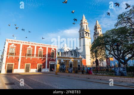 Cathédrale notre-Dame de l'Immaculée conception, ville fortifiée historique de Campeche, site du patrimoine mondial de l'UNESCO, Campeche, Mexique, Amérique du Nord Banque D'Images