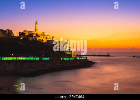 Vue nocturne de Jaffa depuis la promenade de tel Aviv à israël Banque D'Images