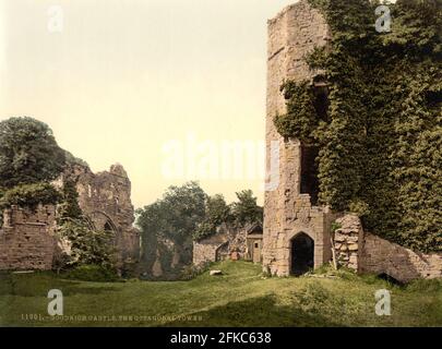 La tour octogonale du château de Goodrich, Herefordshire vers 1890-1900 Banque D'Images