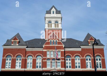 Admirez le palais de justice du comté à la lumière du matin. Oregon, Illinois, États-Unis. Banque D'Images