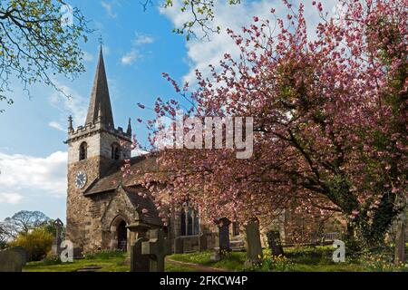 L'église All Saints Church de Ledsham, dans le Yorkshire, est une église anglo-saxonne construite en 700 après J.-C., ce qui en fait le plus ancien bâtiment existant du West Yorkshire. Banque D'Images