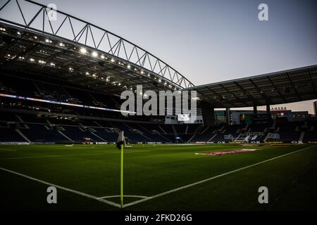 Porto, Portugal. 30 avril 2021. Pendant le match de la Ligue des hommes entre le FC Porto et le FC Famalicao au stade Dragao à Porto, Portugal le 30 avril 2021 crédit: SPP Sport Press photo. /Alamy Live News Banque D'Images