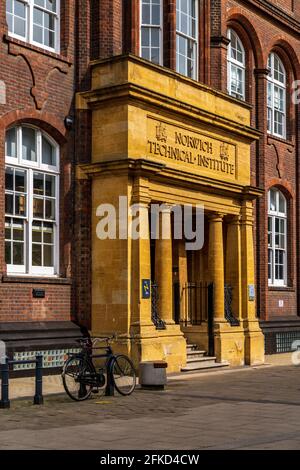 Norwich University of the Arts St George's Building, anciennement l'Institut technique de Norwich, le bâtiment a ouvert ses portes en 1899. Banque D'Images