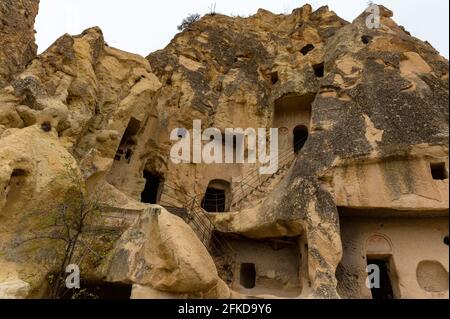 Belle photo panoramique de Cappadoce, Goereme, Turquie par une journée nuageux Banque D'Images