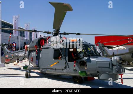 Hélicoptère Lynx de la Marine sud-africaine Westland au salon international de Farnborough, Royaume-Uni, 2006. Stand commercial AgustaWestland. Le commerce des armes. Militaire Banque D'Images