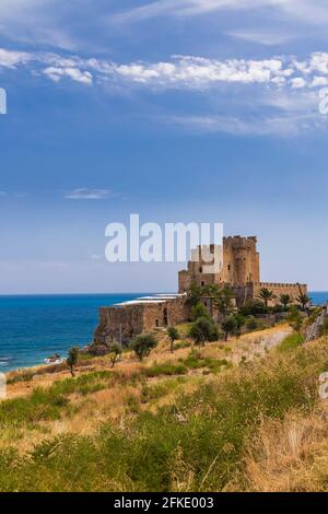 Château Castello Federiciano dans la province de Cosenza, Calabre, Italie Banque D'Images