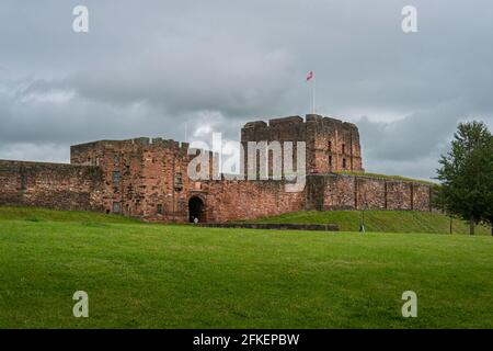 Carlisle, Cumbria, Royaume-Uni, août 2020 - les murs rouges bricolés du château à Carlisle, Cumbria, Royaume-Uni Banque D'Images