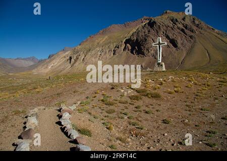 Traversez à l'entrée de la colline d'Aconcagua, Mendoza Banque D'Images