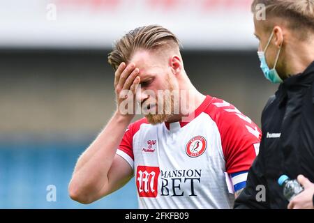 LONDRES, ROYAUME-UNI. 1ER MAI Tomas Kalas de Bristol City déçu après le match de championnat Sky Bet entre Millwall et Bristol City à la Den, Londres, le samedi 1er mai 2021. (Credit: Ivan Yordanov | MI News) Credit: MI News & Sport /Alay Live News Banque D'Images