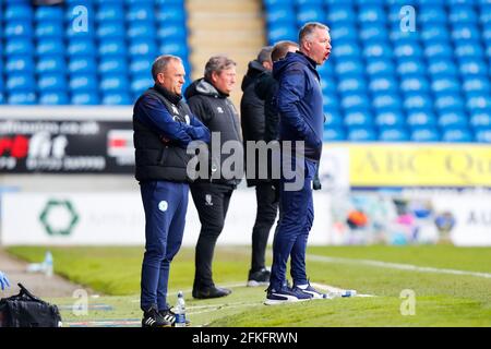 Peterborough, Cambridgeshire, Royaume-Uni. 1er mai 2021; Weston Homes Stadium, Peterborough, Cambridgeshire, Angleterre; English football League One football, Peterborough United versus Lincoln City; Darren Ferguson, directeur de Peterborough United, crie des instructions à son équipe Credit: Action plus Sports Images/Alay Live News Banque D'Images