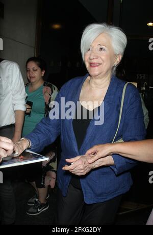 **PHOTO DE FICHIER** Olympia Dukakis est décédé. NEW YORK, NY - AOÛT 17 : Olympia Dukakis au salon d'aujourd'hui de NBC, faisant la promotion du nouveau film, 7 Frères chinois le 17 août 2015 à New York. Crédit : RW/MediaPunch Banque D'Images