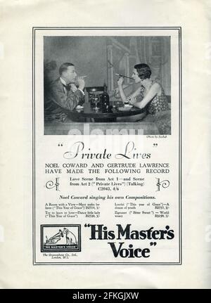 Publicité dans le programme de Londres pour un 78 rpm HMV Record de GERTRUDE LAWRENCE et NOEL COWARD dans des scènes de LA VIE PRIVÉE une comédie intime en trois actes écrit et produit par Noel Coward présenté par Charles B. Cochran au Phoenix Theatre à Londres du 24 septembre 1930 Banque D'Images