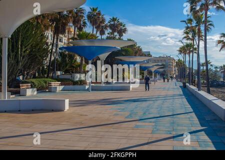 Matin, promenade Estepona. Estepona, Costa del sol, Andalousie, Espagne. Photo prise le 28 avril 2021. Banque D'Images