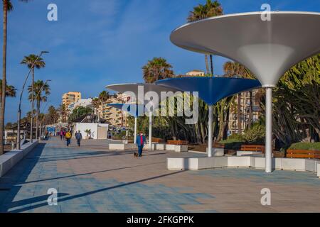 Matin, promenade Estepona. Estepona, Costa del sol, Andalousie, Espagne. Photo prise le 28 avril 2021. Banque D'Images