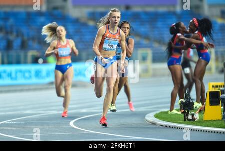 Chorzow, Pologne. 1er mai 2021. Femke bol (avant) des pays-Bas participe à la compétition de relais femmes 4x400 mètres des relais mondiaux d'athlétisme Silesia21 à Chorzow, Polan, le 1er mai 2021. Crédit : Rafal Rusek/Xinhua/Alamy Live News Banque D'Images