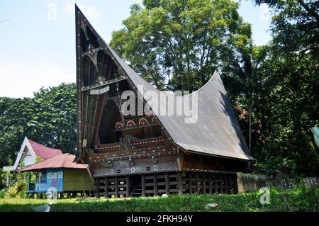 Musée Huta Bolon Simanindo et ancienne maison rétro de l'indonésien pour l'indonésie personnes et les voyageurs étrangers voyage visite Au tomok dans Sam Banque D'Images