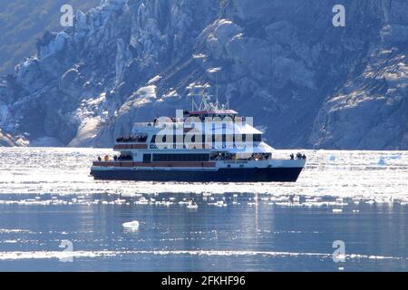 Bateau de croisière à Kenai Fjords Alaska USA Banque D'Images