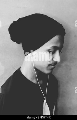 Asian boy attitude pic noir et blanc Banque D'Images