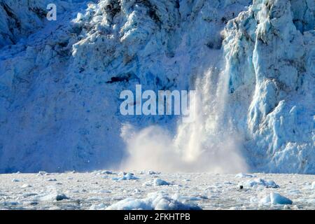 Effondrement du glacier à Kenai Fjords Alaska USA Banque D'Images