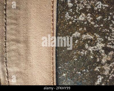 fond de texture de tissu old khadi. texture de lin naturelle légère pour le fond. Toile de lin jaune doré de toile de fond de texture de toile de table. Banque D'Images