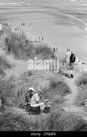 Vacanciers à Hemsby Beach en été. Norfolk. Anglia est. Angleterre. ROYAUME-UNI Banque D'Images