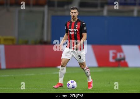 Milan, Italie, 1er mai 2021. Diogo Dalot de l'AC Milan pendant la série UN match à Giuseppe Meazza, Milan. Crédit photo à lire: Jonathan Moscrop / Sportimage crédit: Sportimage / Alay Live News Banque D'Images