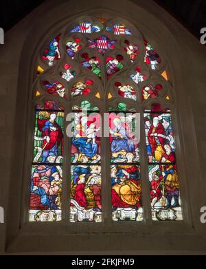 Vitraux de la sainte parenté. Chapelle Saint-Fiacre, le Faouët, Morbihan, Bretagne, France. Banque D'Images