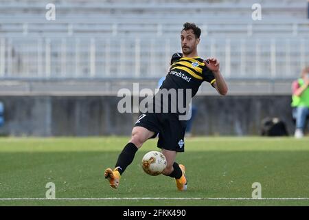 Novara, Italie. 02 mai 2021. Davide Bertoncini (#27 Como 1907) pendant le match série C entre Novara et Côme au stade Piola à Novara, Italie crédit: SPP Sport Press photo. /Alamy Live News Banque D'Images