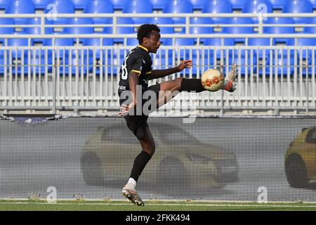 Novara, Italie. 02 mai 2021. Christian Koffi (#28 Como 1907) pendant le match de la série C entre Novara et Côme au stade Piola à Novara, Italie crédit: SPP Sport Press photo. /Alamy Live News Banque D'Images