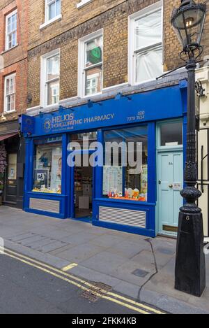 Helios Homeopathic, une pharmacie à New Row, Covent Garden, distribution de médicaments et de traitements homéopathiques, Londres, Angleterre, Royaume-Uni Banque D'Images