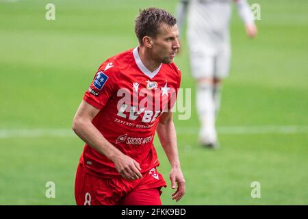 Varsovie, Pologne. 1er mai 2021. Lukasz Burliga de Wisla vu pendant le match polonais PKO Ekstraklasa League entre Legia Warszawa et Wisla Cracovie à Stadion Miejski Legii Warszawa im. Marsza?ka Józefa Pi?sudskiego.score final; Legia Warszawa 0:0 Wisla Cracovie. (Photo de Mikolaj Barbanell/SOPA Images/Sipa USA) crédit: SIPA USA/Alay Live News Banque D'Images