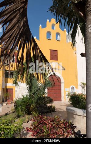 La capilla de Jesús el Nazareno de Campeche fure acuida para atender a “los morenos” pero para mitad del siglo era frecuentada por españoles, XVII Banque D'Images