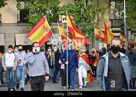 Madrid, Espagne. 02 mai 2021. Atmosphère à la fin de la campagne du parti politique Vox à Madrid. Dimanche 2 mai 2021 crédit: CORDONE PRESS/Alamy Live News Banque D'Images