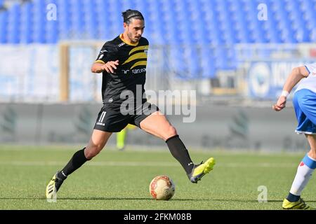 Novara, Italie. 02 mai 2021. Manuel Cicconi (#11 Como 1907) pendant le match série C entre Novara et Côme au stade Piola à Novara, Italie crédit: SPP Sport Press photo. /Alamy Live News Banque D'Images