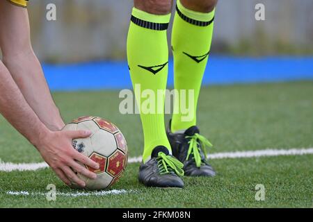 Novara, Italie. 02 mai 2021. Coup de pied gratuit pendant le match de la série C entre Novara et Côme au stade Piola à Novara, Italie crédit: SPP Sport Press photo. /Alamy Live News Banque D'Images