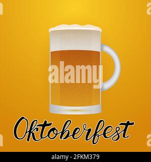 Tasse ou bière lager et lettering Oktoberfest fond orange. Illustration vectorielle traditionnelle du festival allemand de la bière. Écriture de polices de calligraphie. Facile à utiliser Illustration de Vecteur