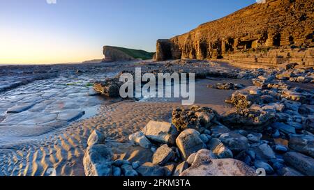 Llantwart Major, 22 avril 2021 : pointe de Nash point à la lumière de l'heure d'or, Glamourgan, pays de Galles, Royaume-Uni Banque D'Images