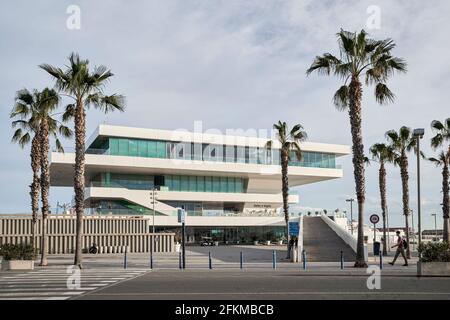 America s Cup Pavilion Veles e vents ou voiles vents dans le port de Valence conçu par l'architecte David Chipperfield. Lieu emblématique des célébrations Banque D'Images