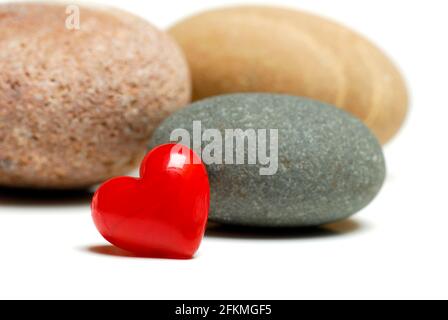 Cœur rouge et pierres Banque D'Images