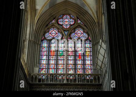 Vitraux, vitraux, cathédrale notre-Dame, Bayeux, Calvados, Basse-Normandie, France Banque D'Images