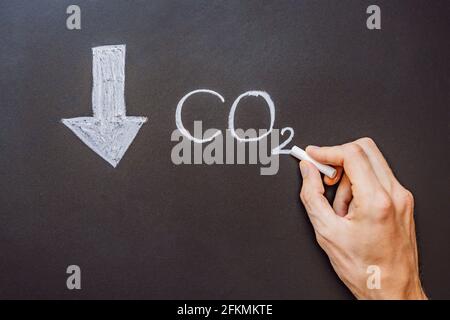Réduction des niveaux de CO2. Graphique de la baisse des niveaux de dioxyde de carbone Banque D'Images